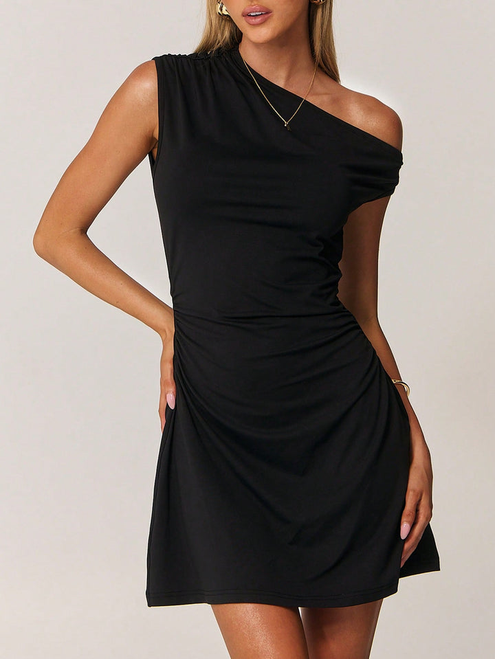 Asymmetrisk Minikjole med One Shoulder Design