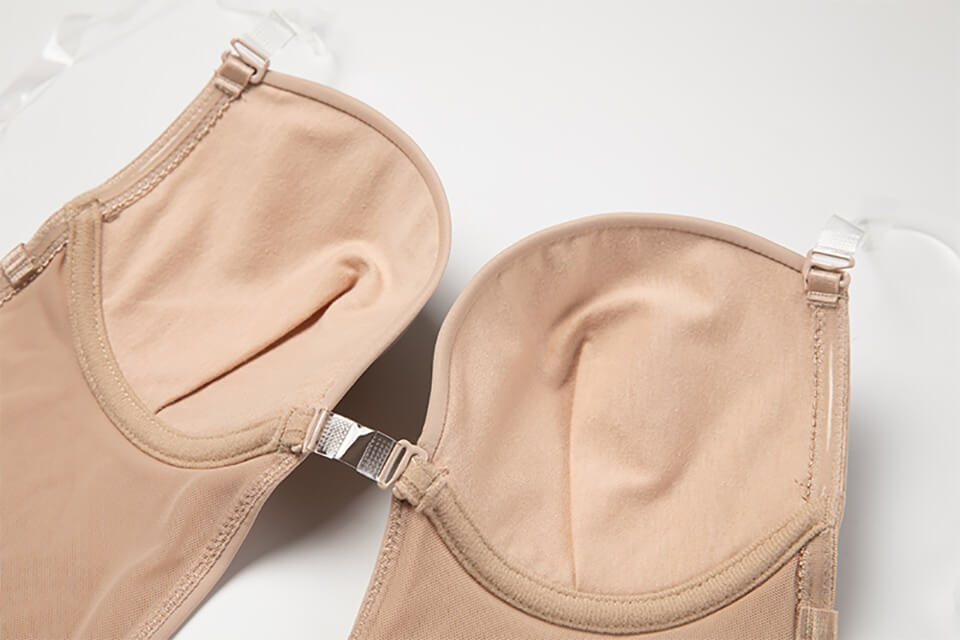 Body shaper med dyb V-udskæring og rygfri design i seamless stil