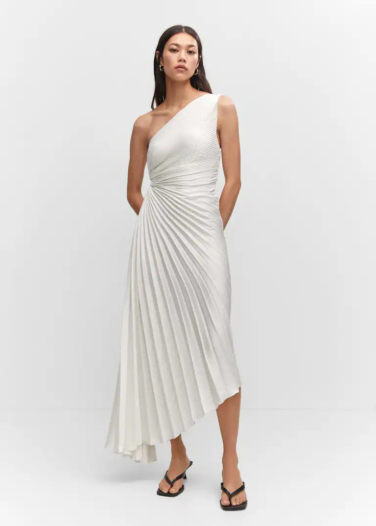 Plisseret Midikjole med Én Skulder og Elegant Feminint Festlook