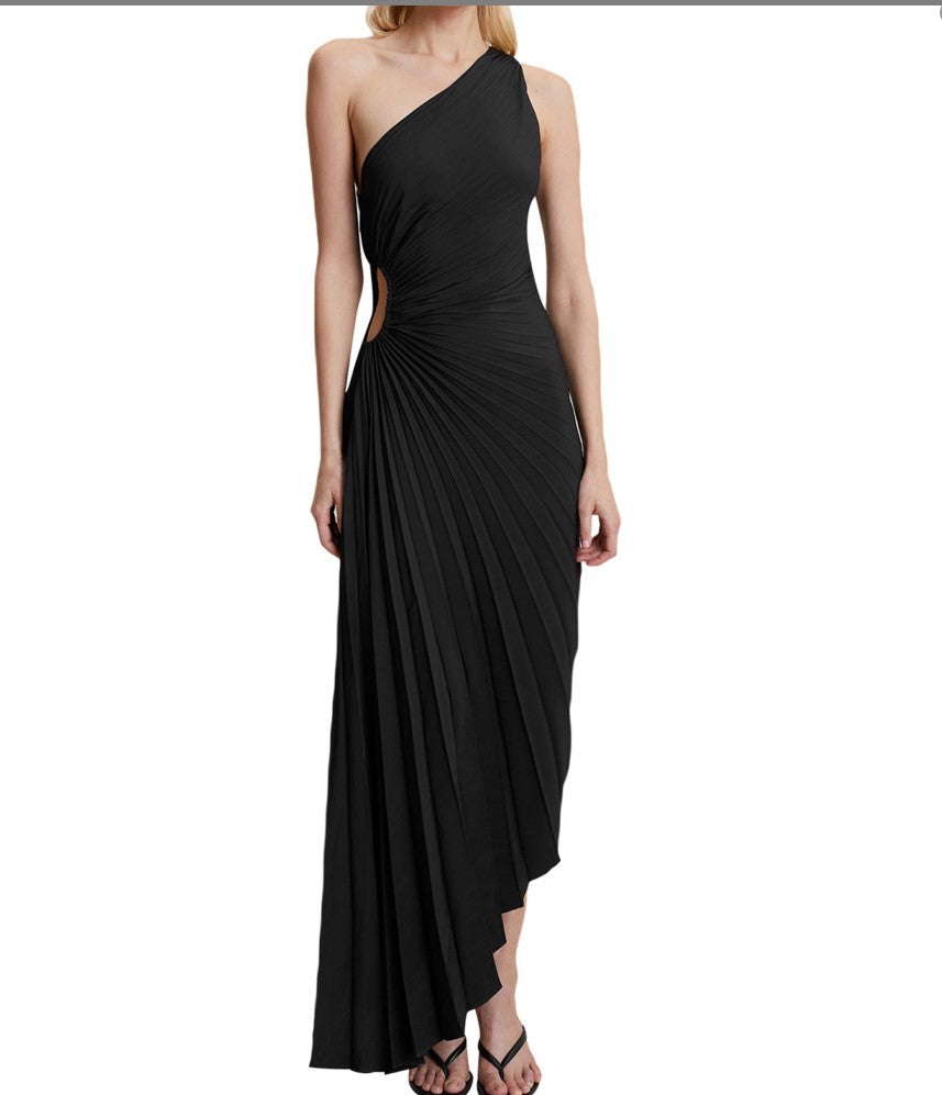 Plisseret Midikjole med Én Skulder og Elegant Feminint Festlook