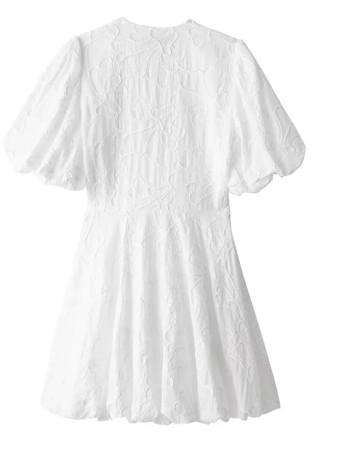 Kjole med Broderede Rynker