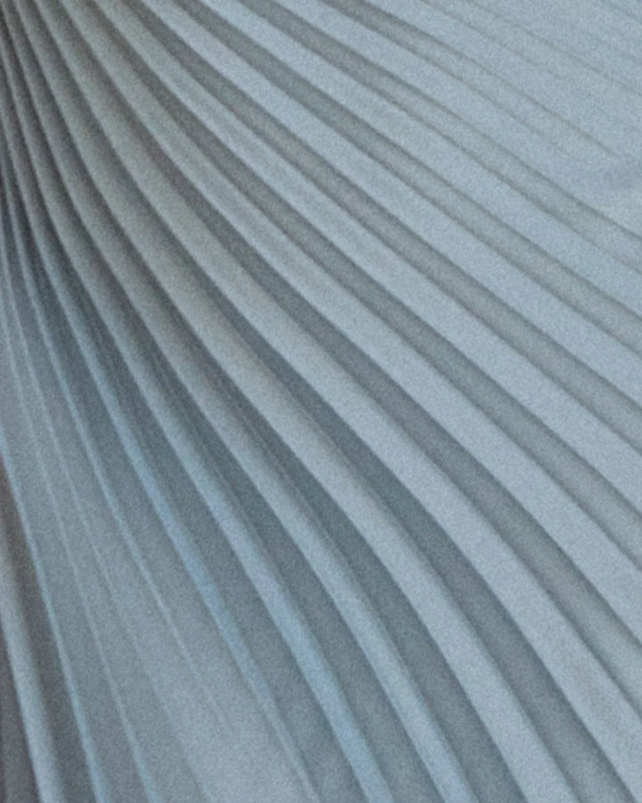 Satin Aftenkjole med Én Skulder og Plisseret Elegant Design