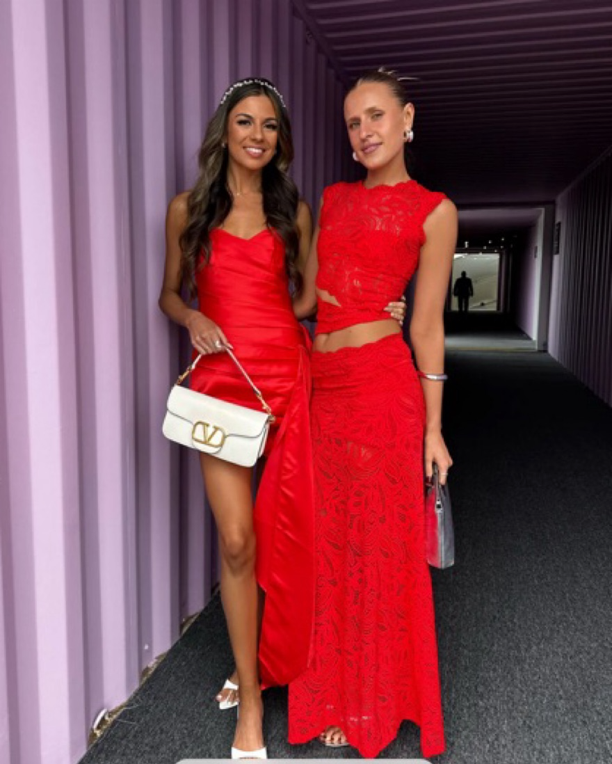 Blondesæt til kvinder med crop top og lang nederdel