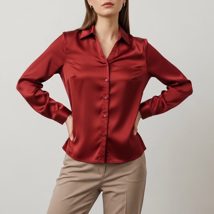 Langærmede satinbluser med knapper til damer
