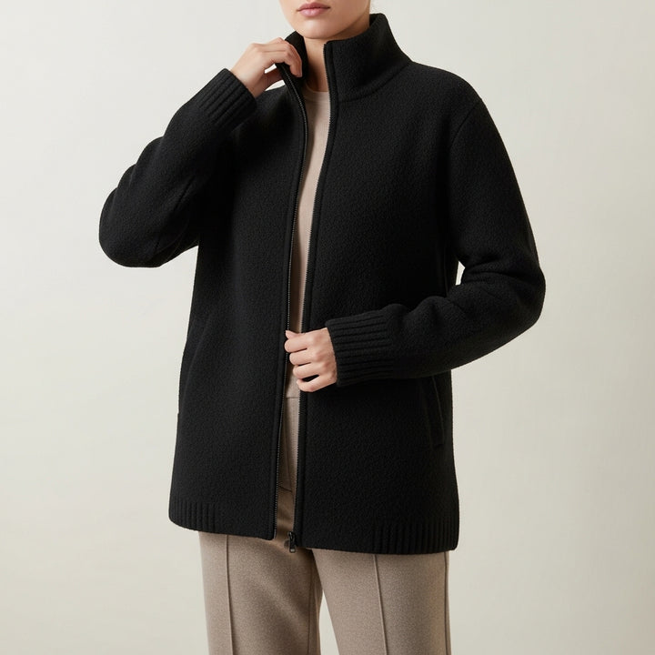 Vinterstrik til kvinder med feminin pasform og lange ærmer