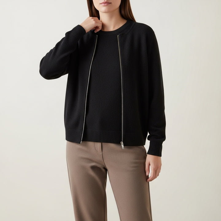 Striktrøje til damer med rund hals i blødt design