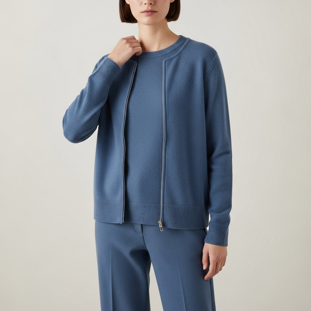 Striktrøje til damer med rund hals i blødt design