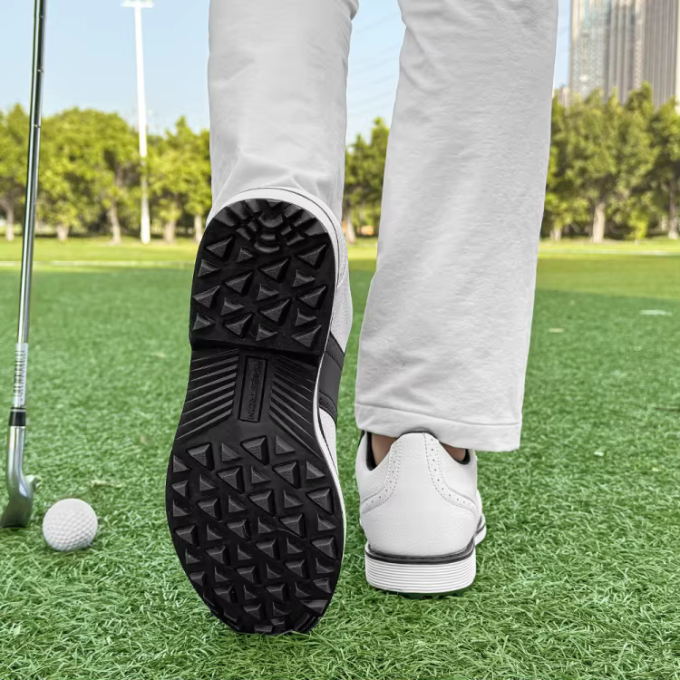 Men's Brogue-Style Golf Shoes