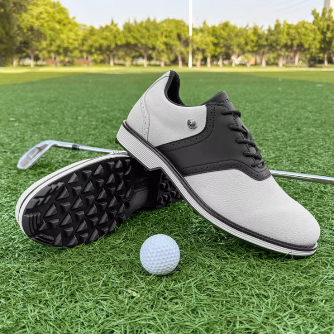 Men's Brogue-Style Golf Shoes