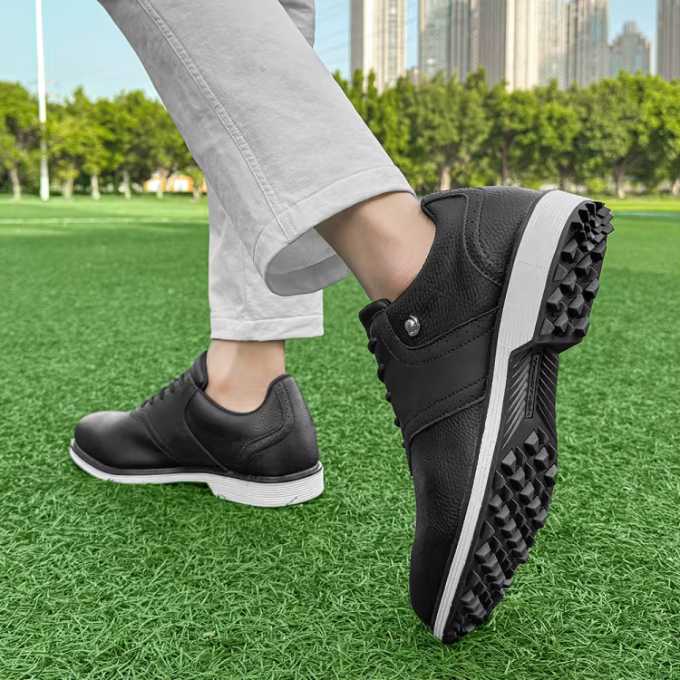 Men's Brogue-Style Golf Shoes