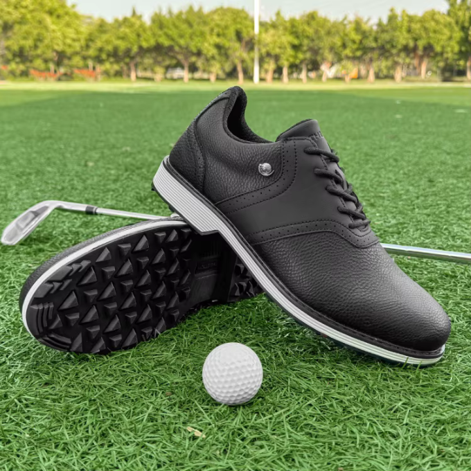 Men's Brogue-Style Golf Shoes