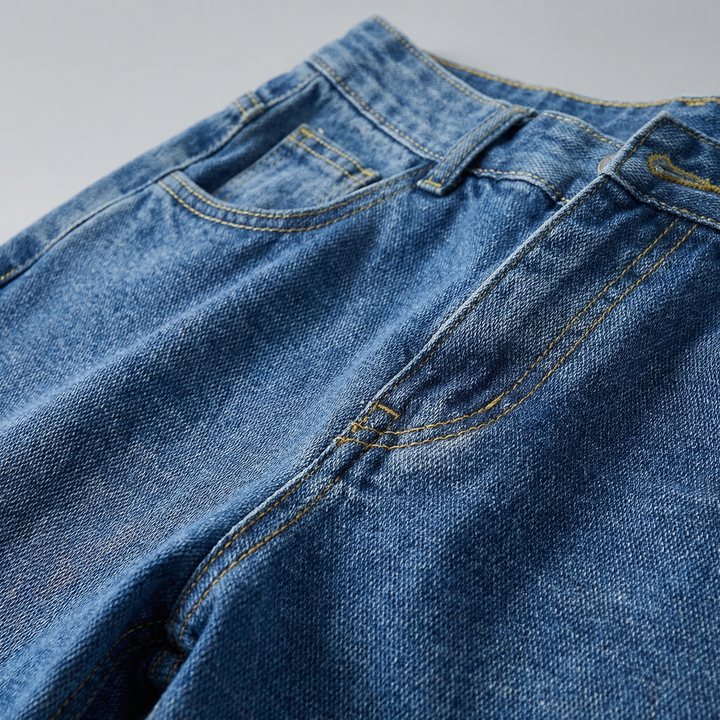Men's Relaxed Straight-Leg Jeans
