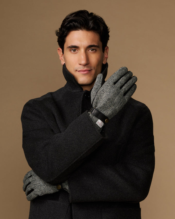 Men's Touchscreen-Compatible Gloves