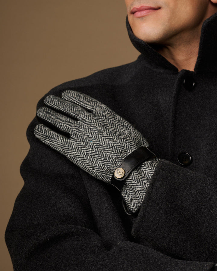 Men's Touchscreen-Compatible Gloves