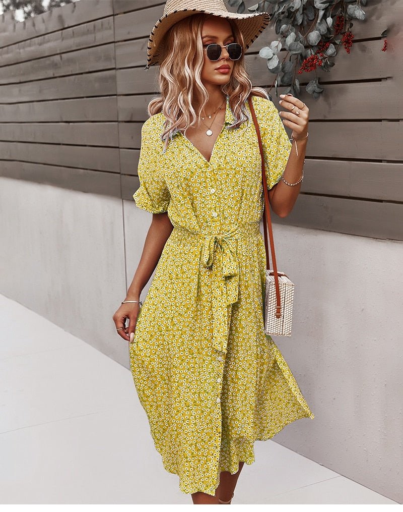 Sommerkjole med Bindebånd Knapper og Blomster I Casual Midi Stil