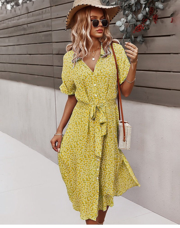 Sommerkjole med Bindebånd Knapper og Blomster I Casual Midi Stil