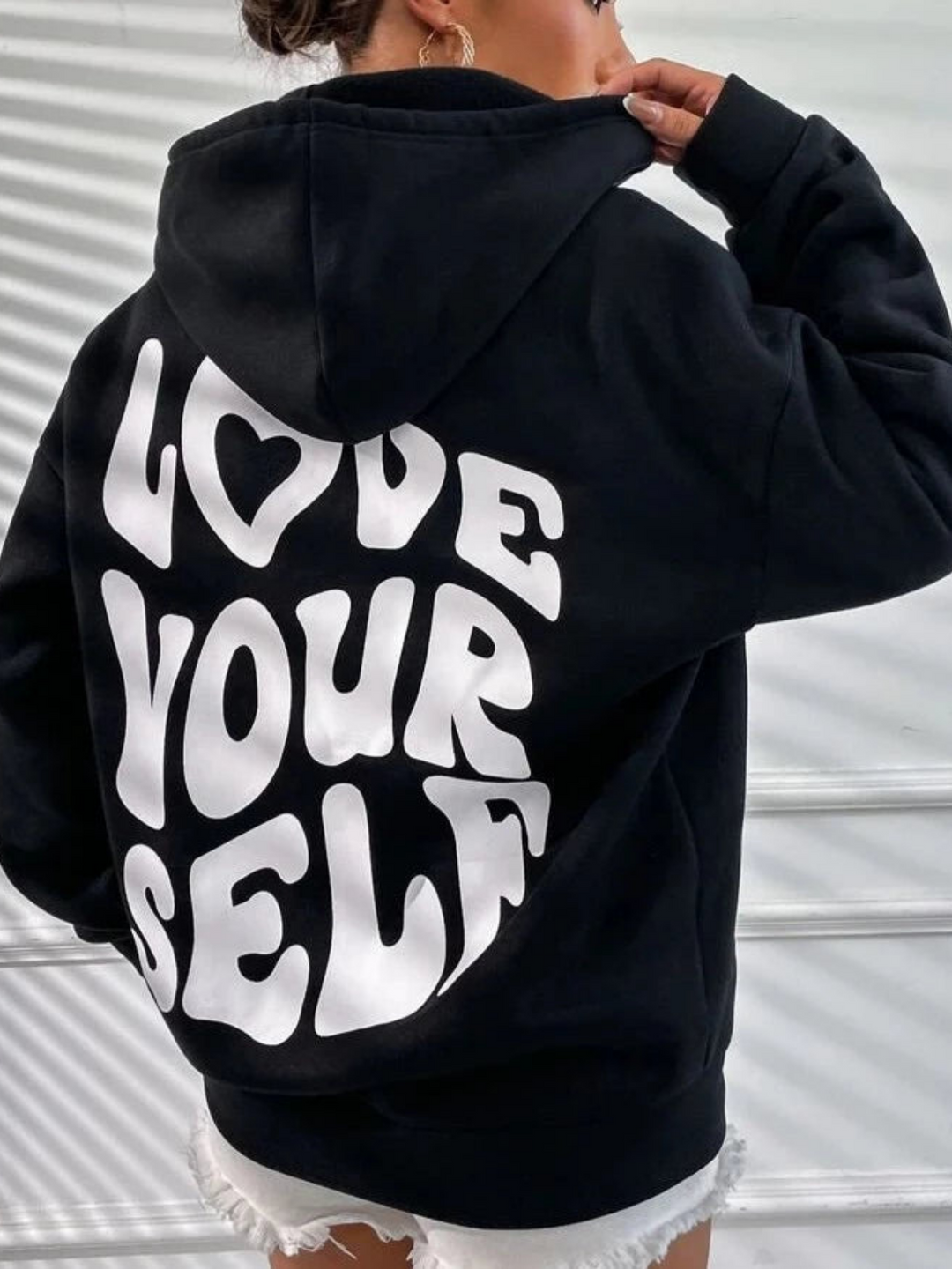Oversized Hættetrøje Til Kvinder I Sort med Love Yourself Rygprint