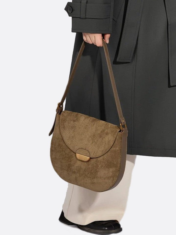 Saddle Taske I Ruskindslook med Guldlås