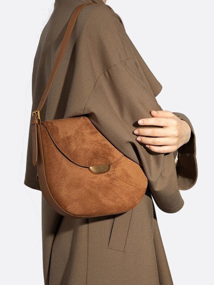 Saddle Taske I Ruskindslook med Guldlås