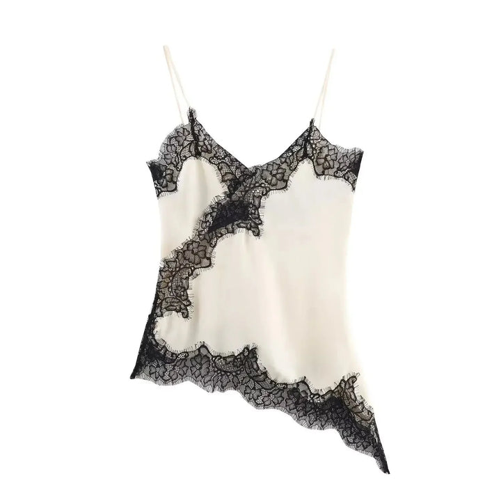 Satintop med blondedetaljer og spaghettistropper