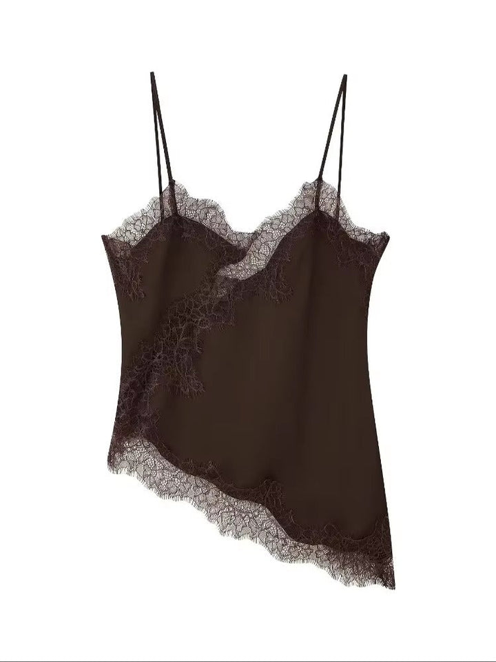 Satintop med blondedetaljer og spaghettistropper