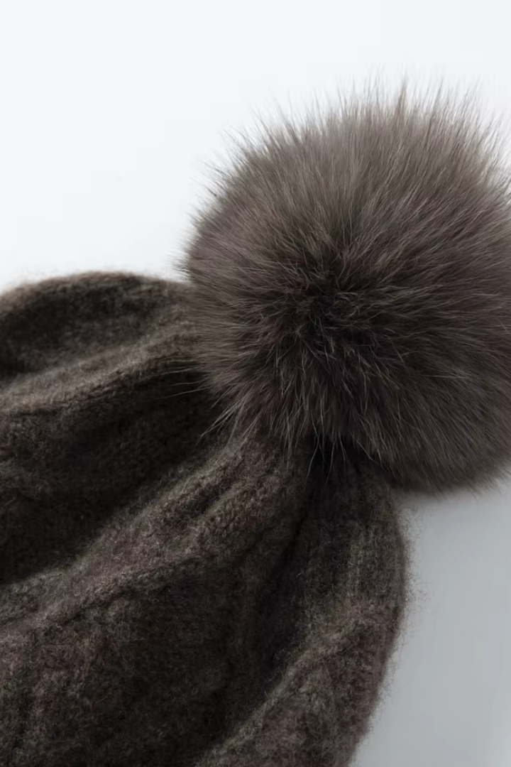 Women's Cable Knit Beanie with Faux Fur Pom Pom