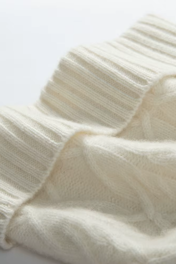 Women's Cable Knit Beanie with Faux Fur Pom Pom