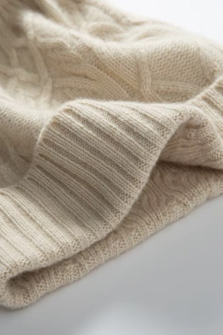Women's Cable Knit Beanie with Faux Fur Pom Pom