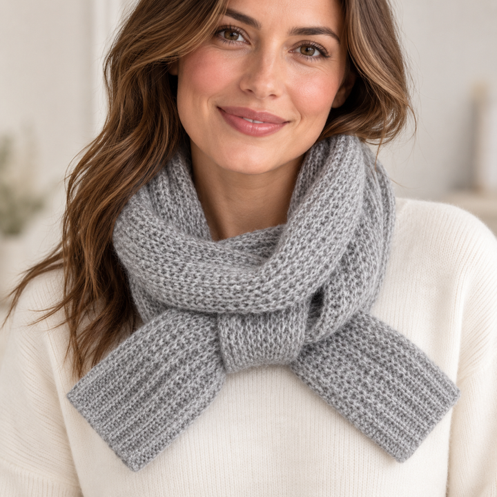 Women's Chunky Ribbed Keyhole Scarf