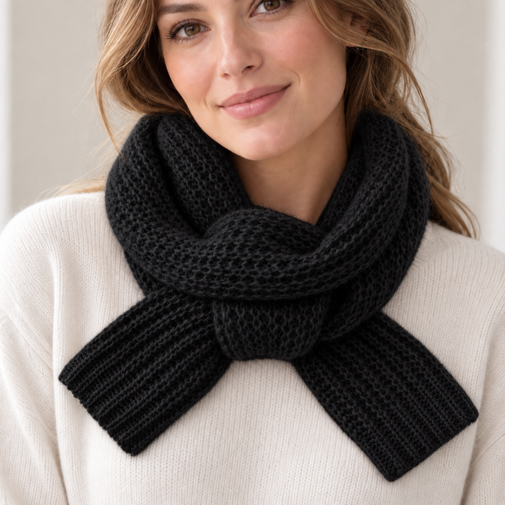 Women's Chunky Ribbed Keyhole Scarf