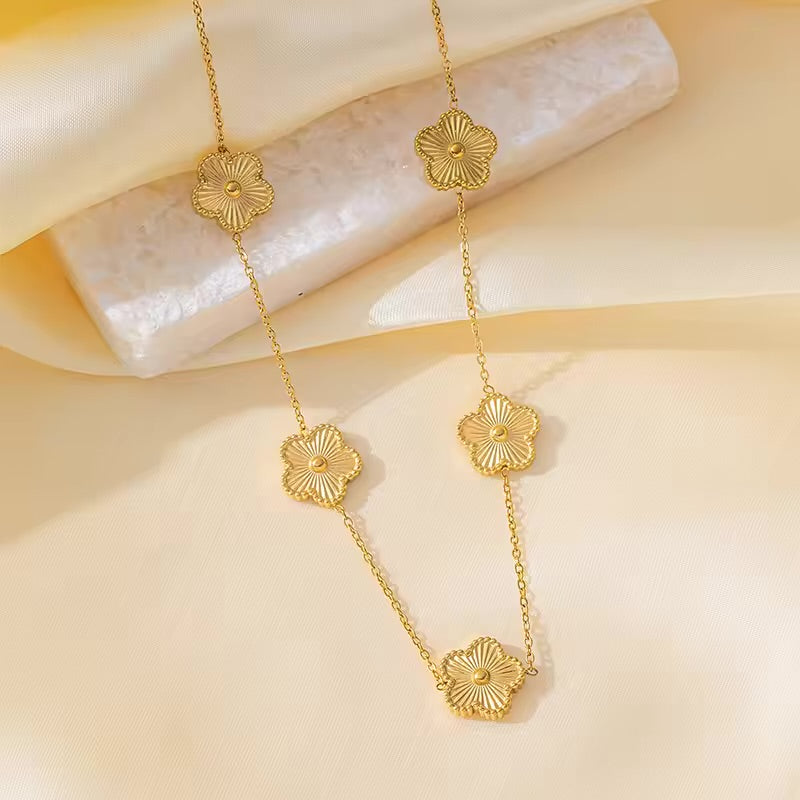 Women's Double-Layered Clover Charm Necklace