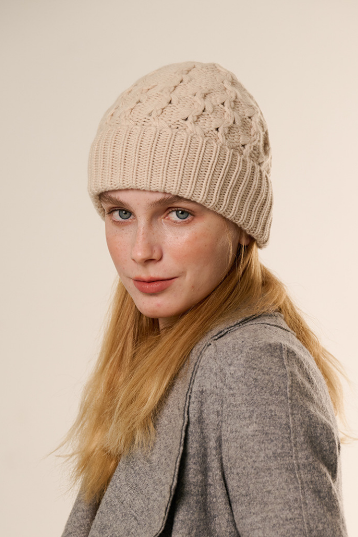Women's Honeycomb Cable Knit Beanie