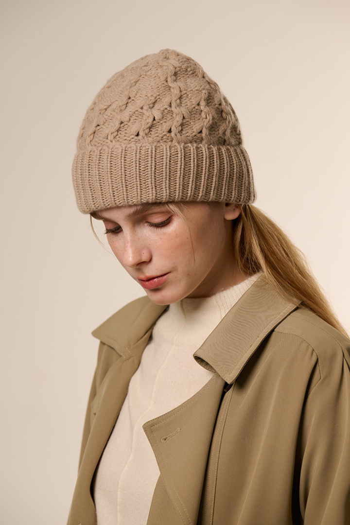 Women's Honeycomb Cable Knit Beanie