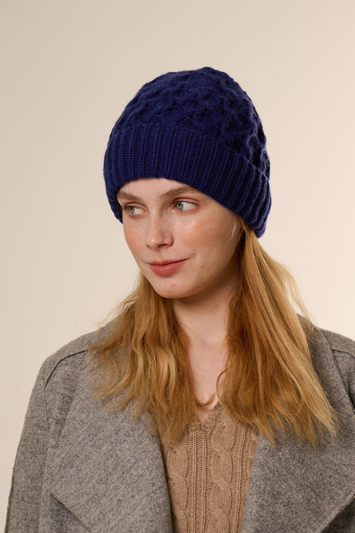 Women's Honeycomb Cable Knit Beanie