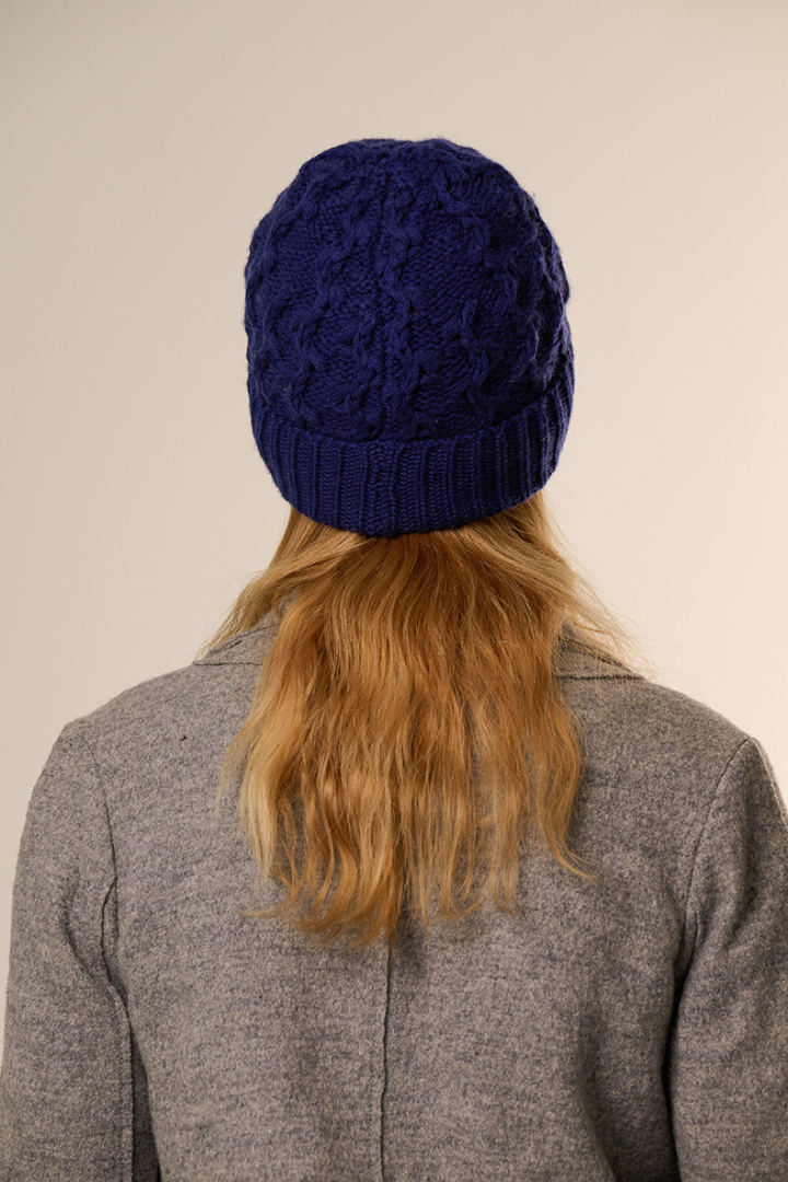 Women's Honeycomb Cable Knit Beanie