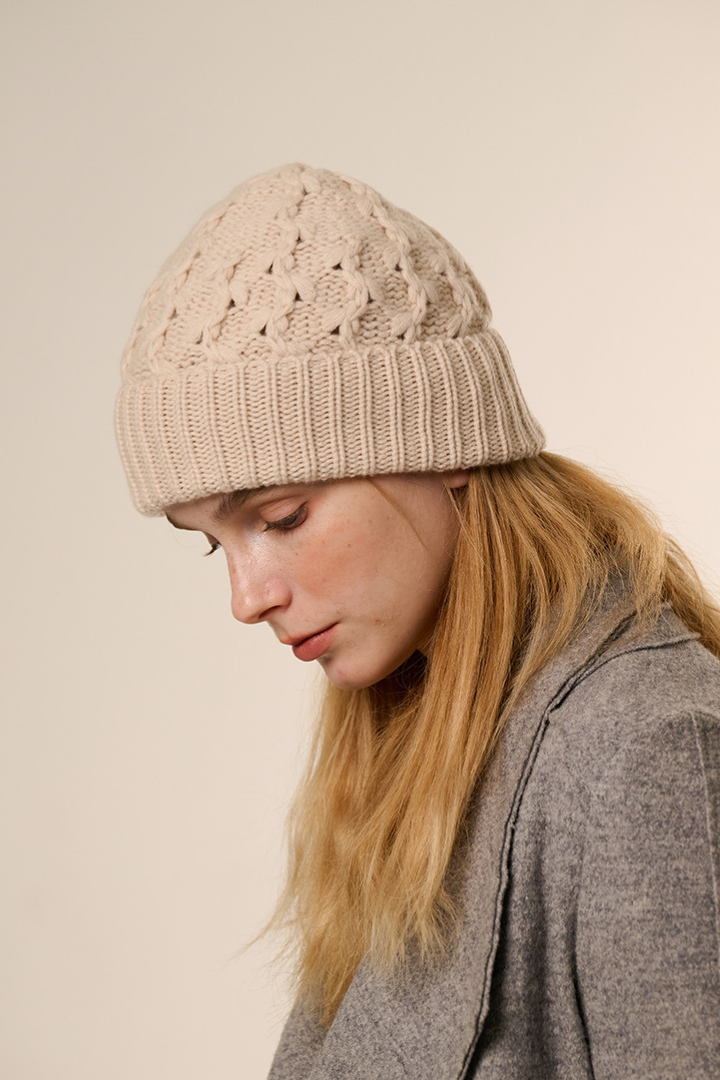 Women's Honeycomb Cable Knit Beanie