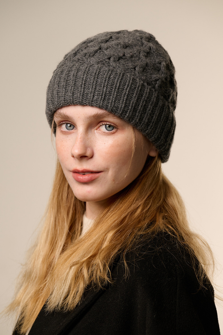 Women's Honeycomb Cable Knit Beanie