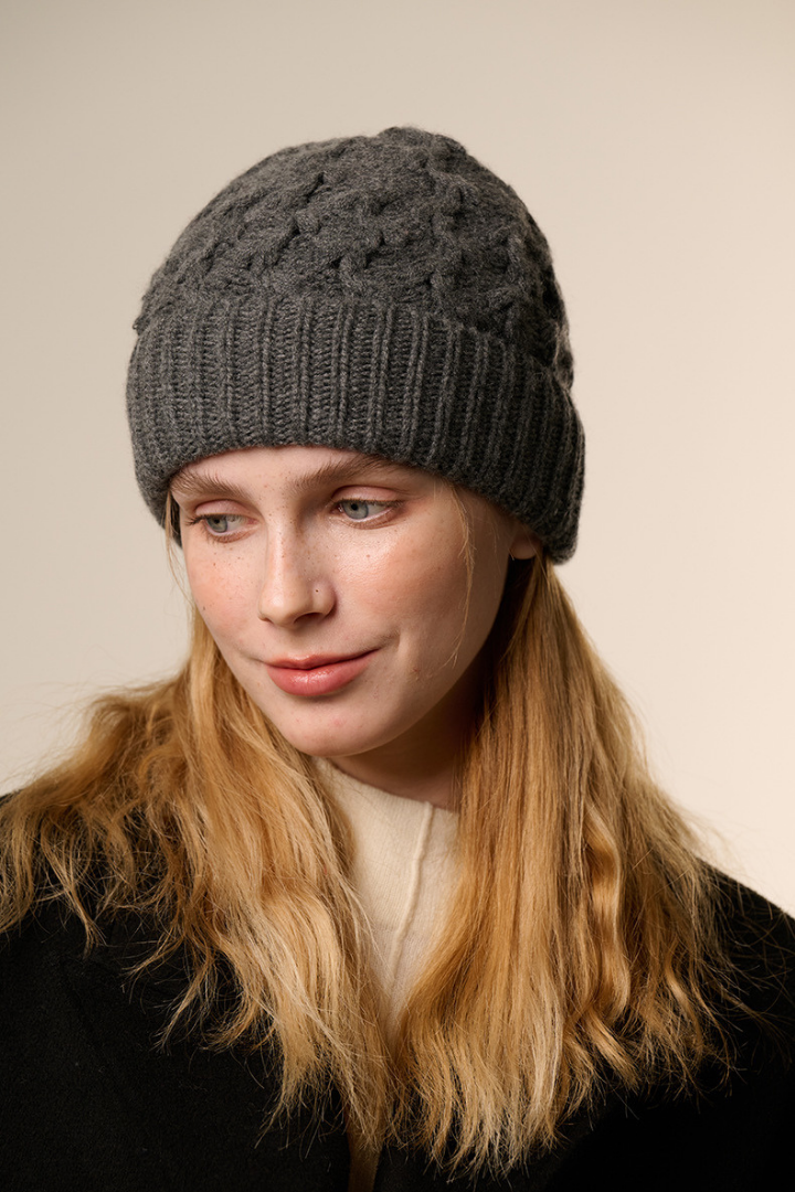 Women's Honeycomb Cable Knit Beanie