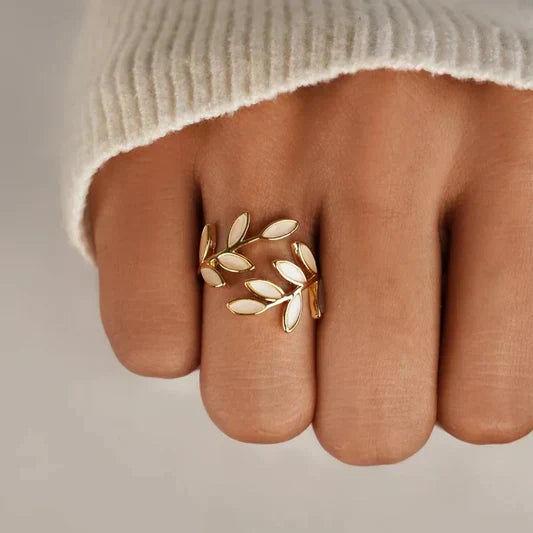 Women's Laurel Leaf Cutout Ring