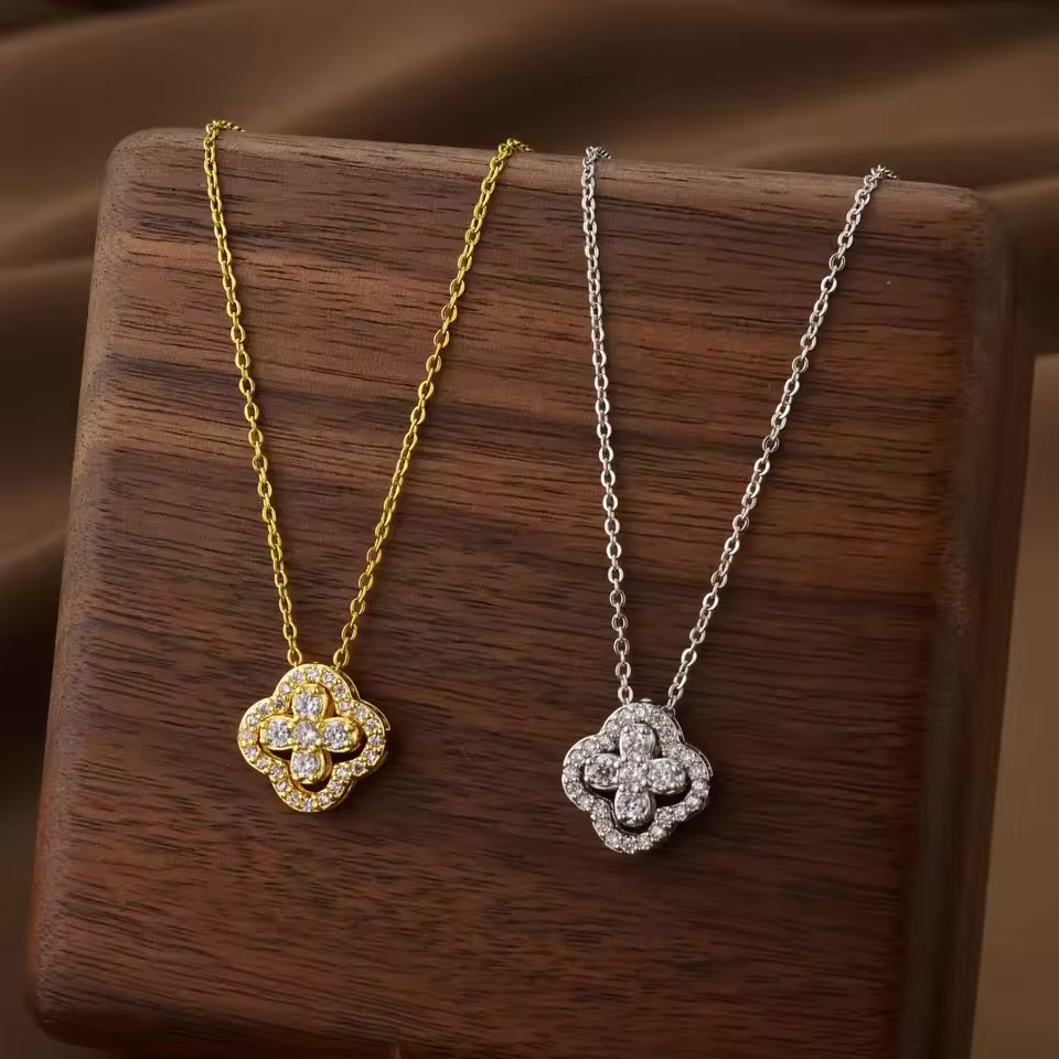 Women's Open-Frame Clover Pendant Necklace