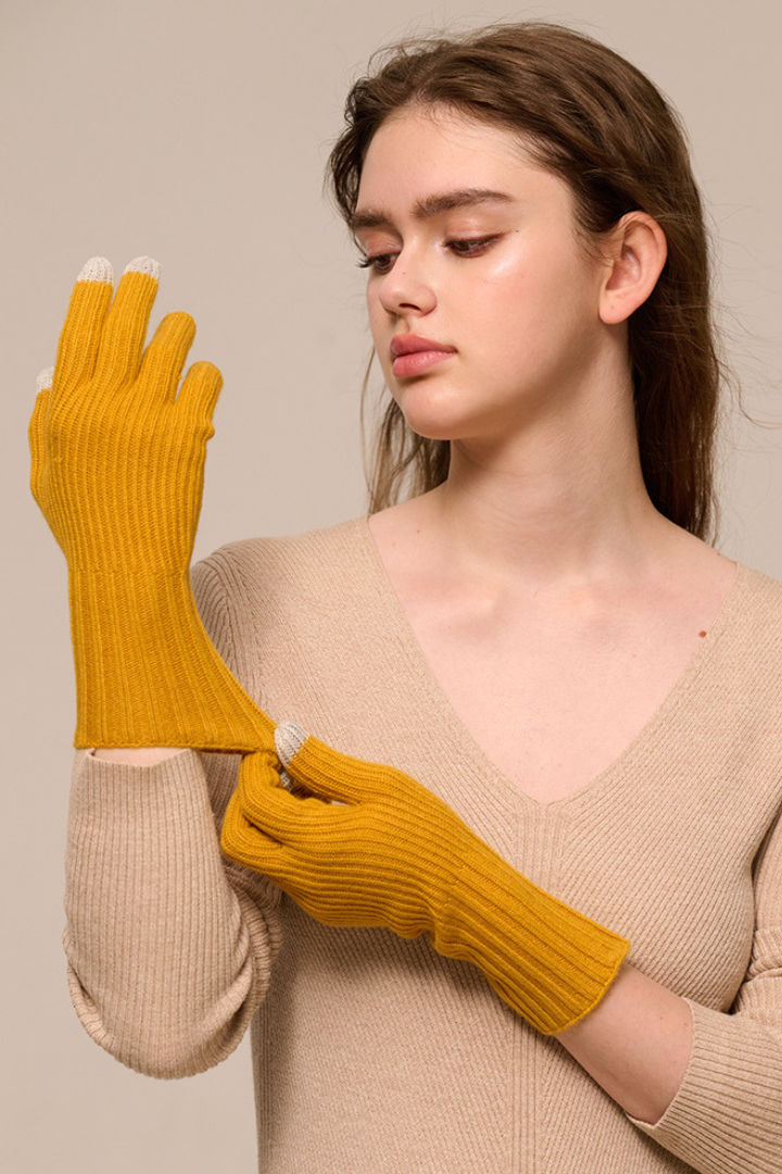 Women's Ribbed Knit Gloves with Contrast Fingertips