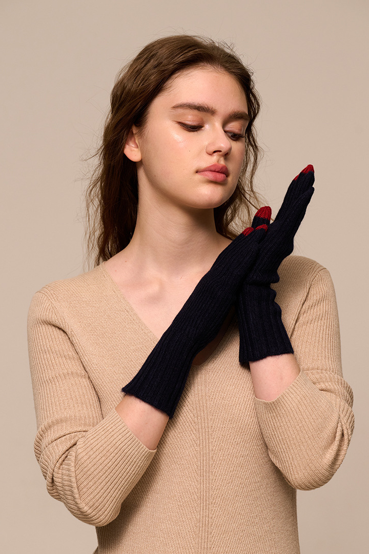 Women's Ribbed Knit Gloves with Contrast Fingertips